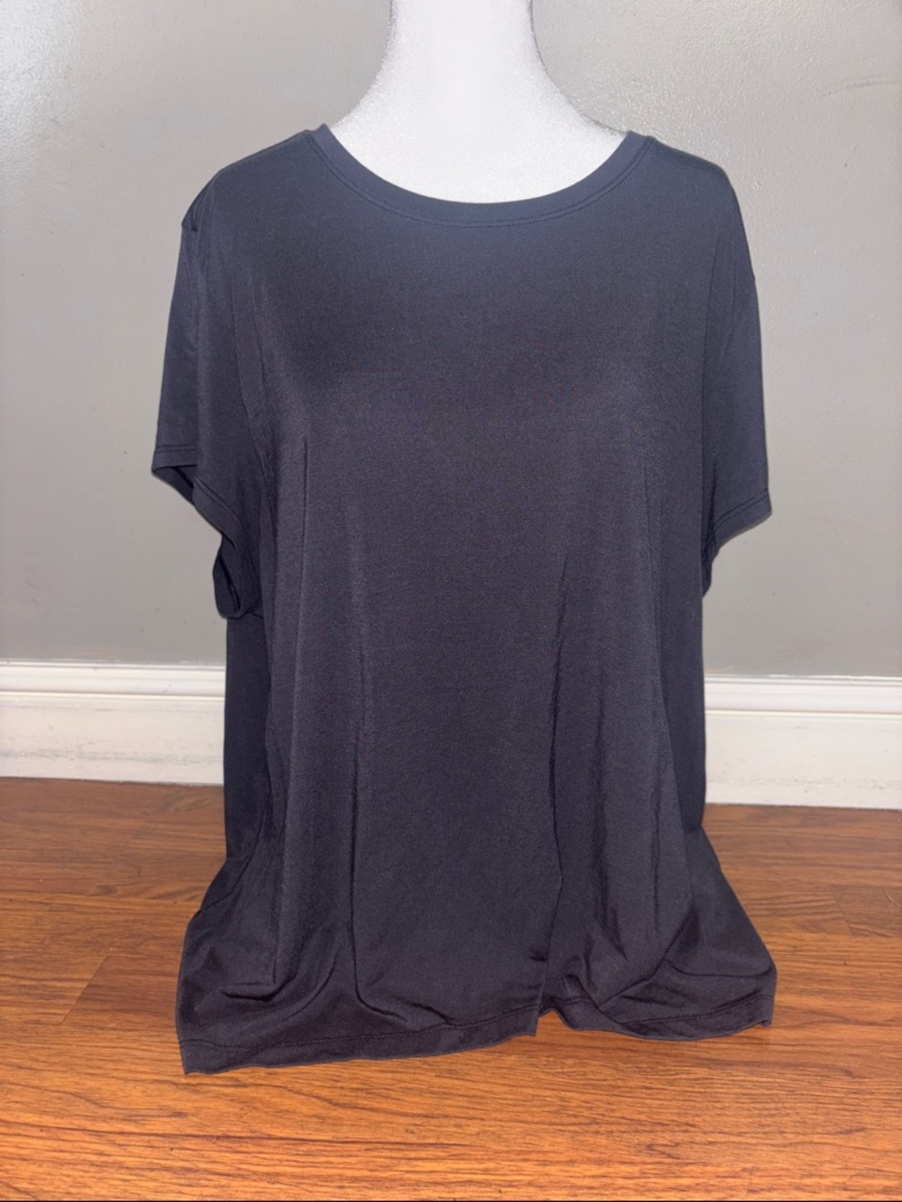 Athleta dark grey Women's Short Sleeve Top - Comfortable Everyday Tee
